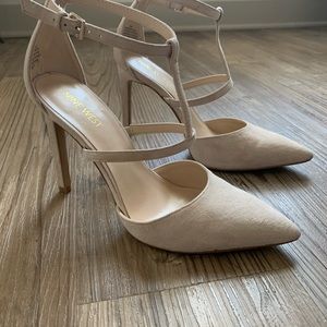 Nine West Ivory suede heels size 7 - tornaydoo